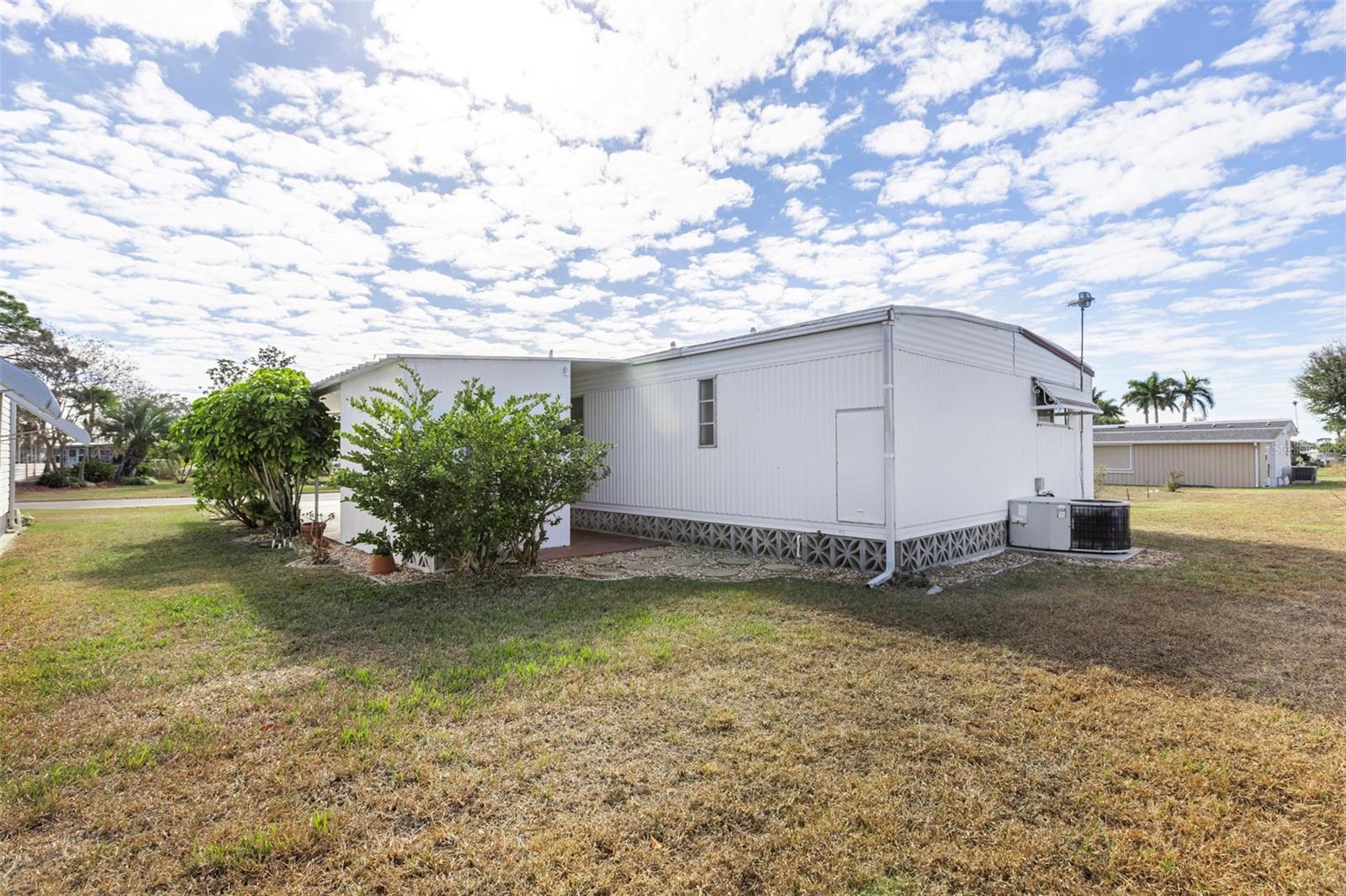 LA CASA MHP CO-OP - Residential