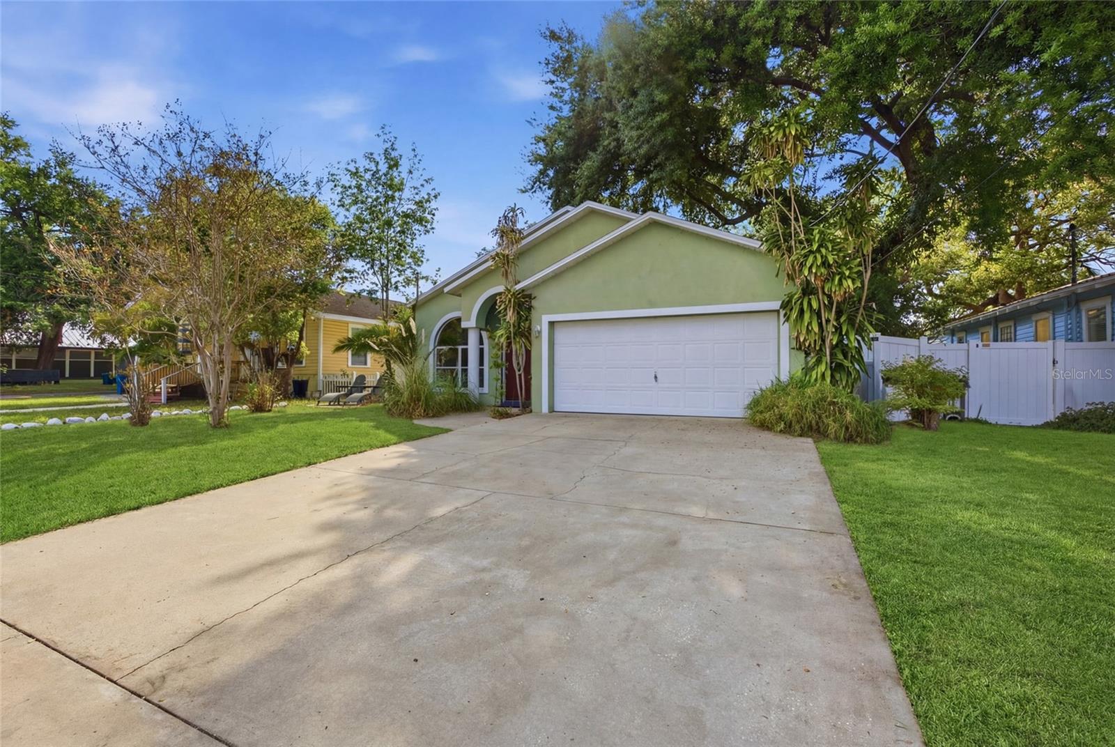 ARLINGTON HEIGHTS - Residential