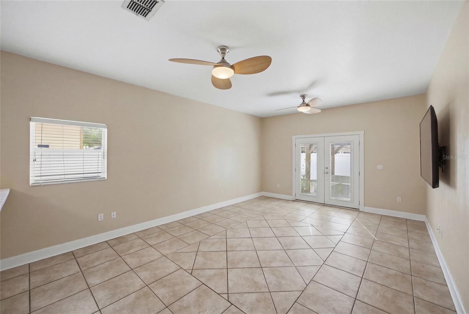 ARLINGTON HEIGHTS - Residential