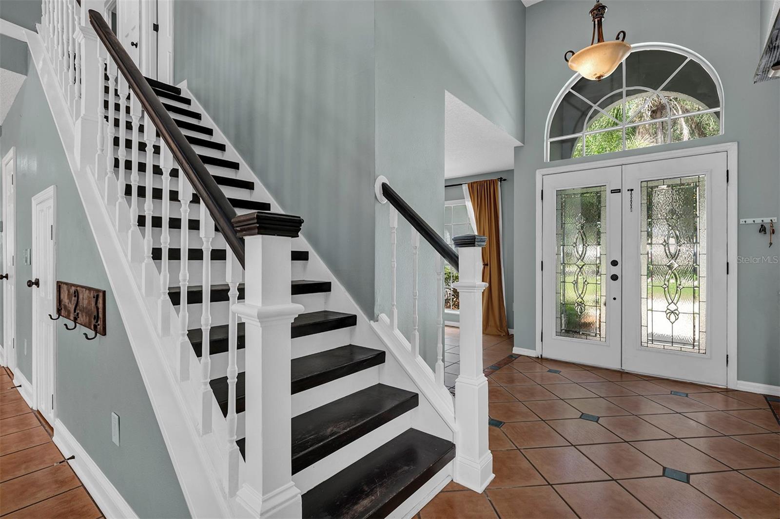 601 RED MAPLE COURT