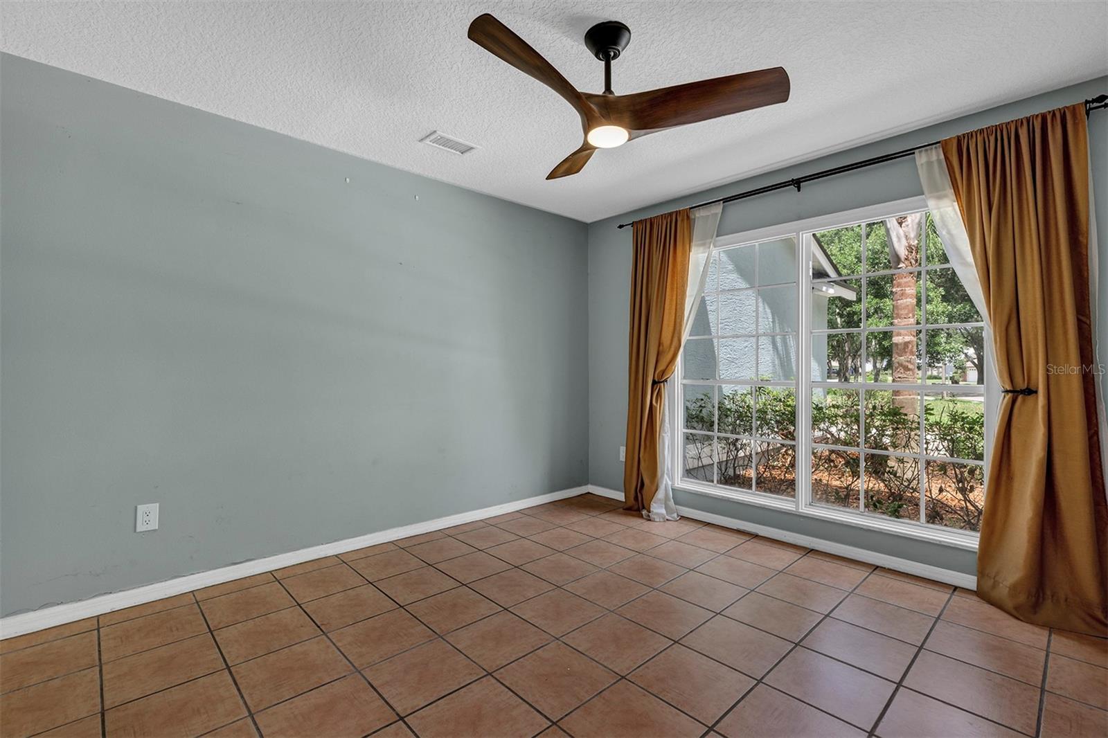 601 RED MAPLE COURT