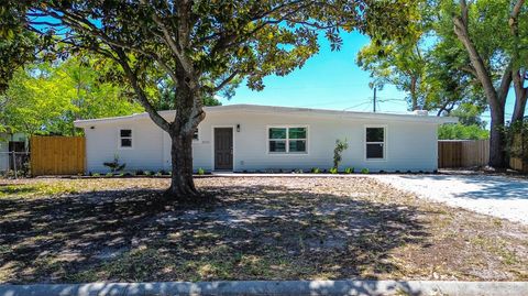 Photo of 8420 Gerbera Avenue, Seminole, FL 33777 (MLS # TB8501071)