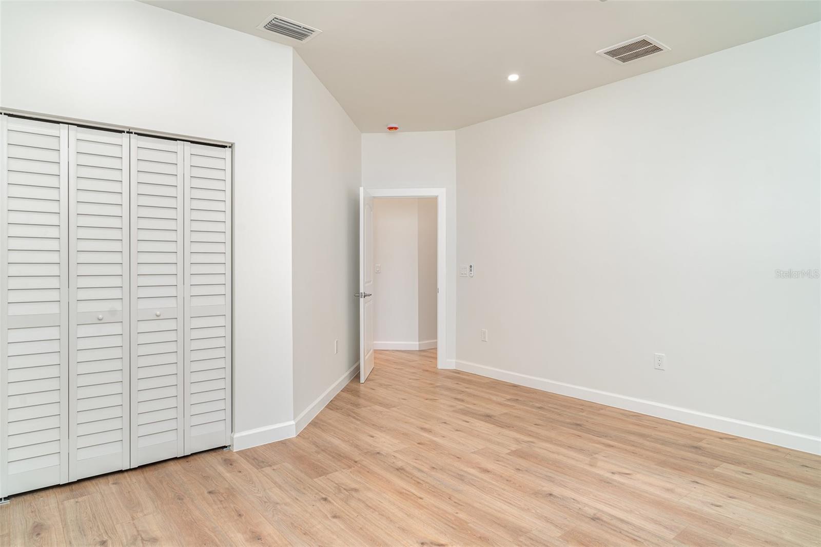 COLONIAL OAKS - Residential