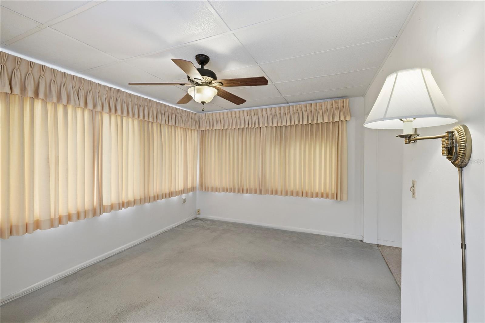 BEVERLY HILLS UNIT 02 - Residential