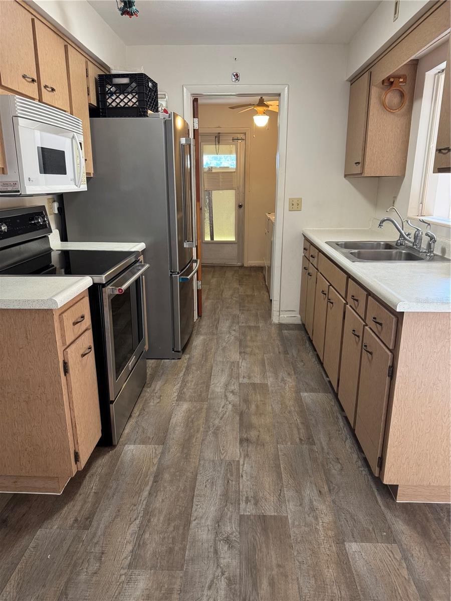 BEVERLY HILLS UNIT 02 - Residential