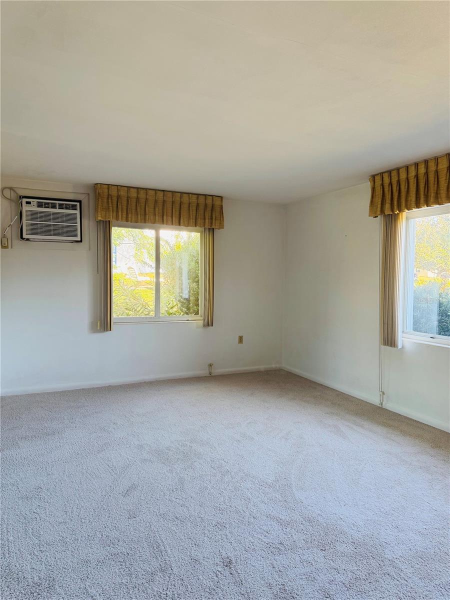 BEVERLY HILLS UNIT 02 - Residential