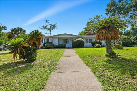 Photo of 52 Beverly Hills Boulevard, Beverly Hills, FL 34465 (MLS # OM711993)