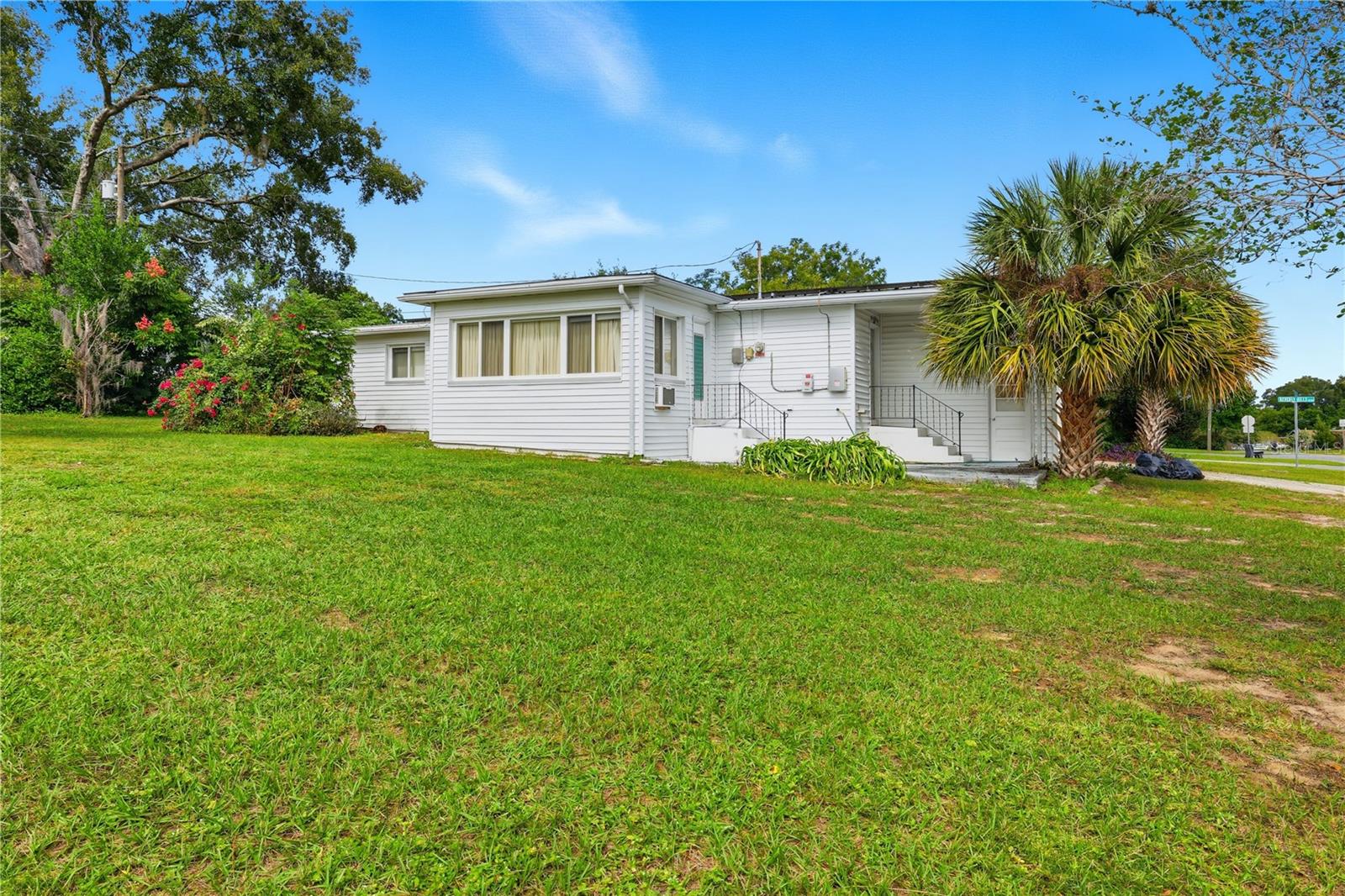 BEVERLY HILLS UNIT 02 - Residential