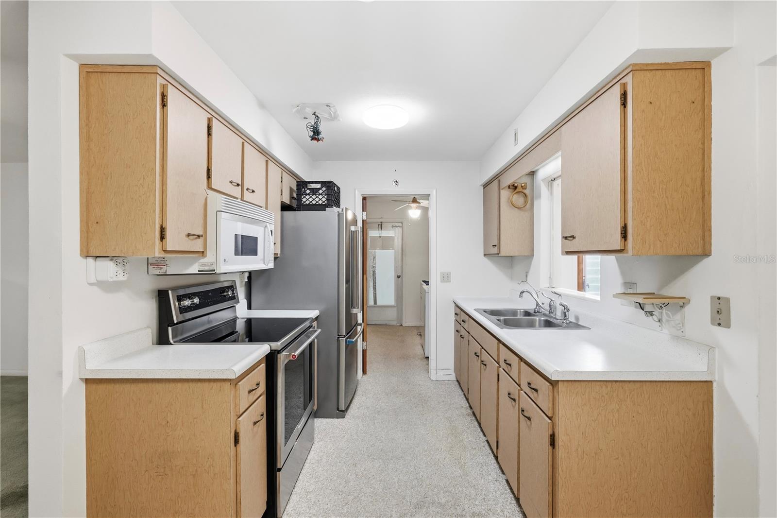 BEVERLY HILLS UNIT 02 - Residential