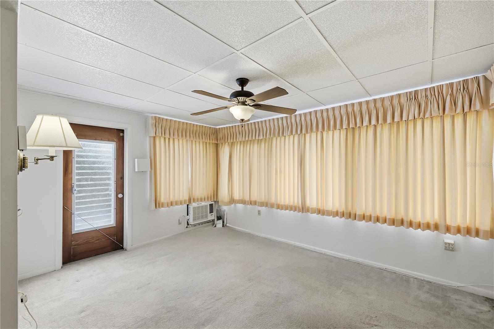 BEVERLY HILLS UNIT 02 - Residential