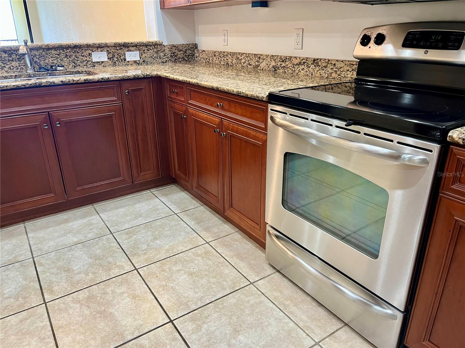 OUTLOOK COVE - Residential Lease