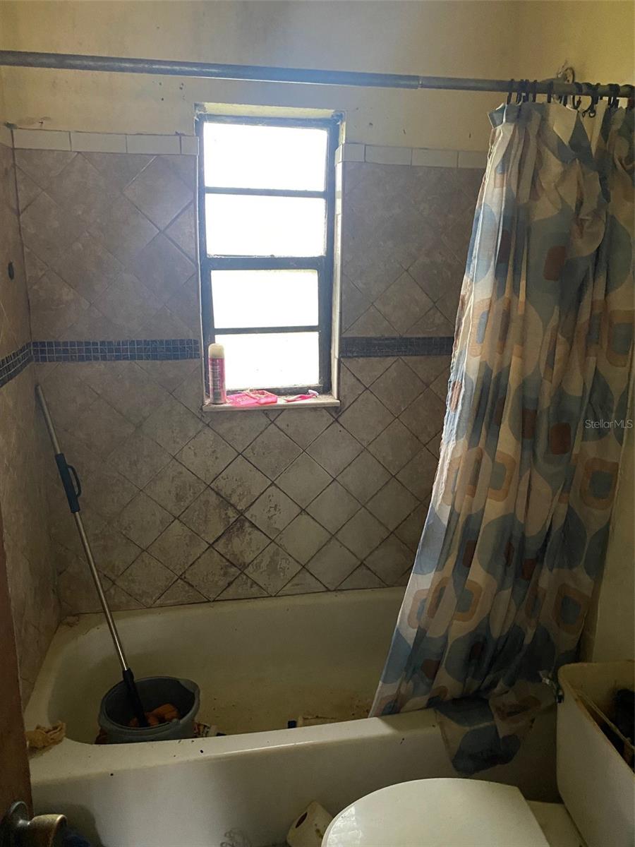 MALIBU GROVES SECOND ADD - Residential