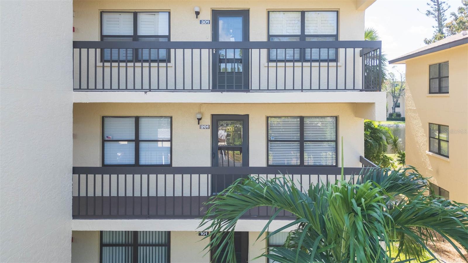 315 30TH AVENUE W B201
