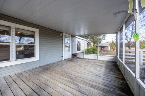 A home in FORT WHITE