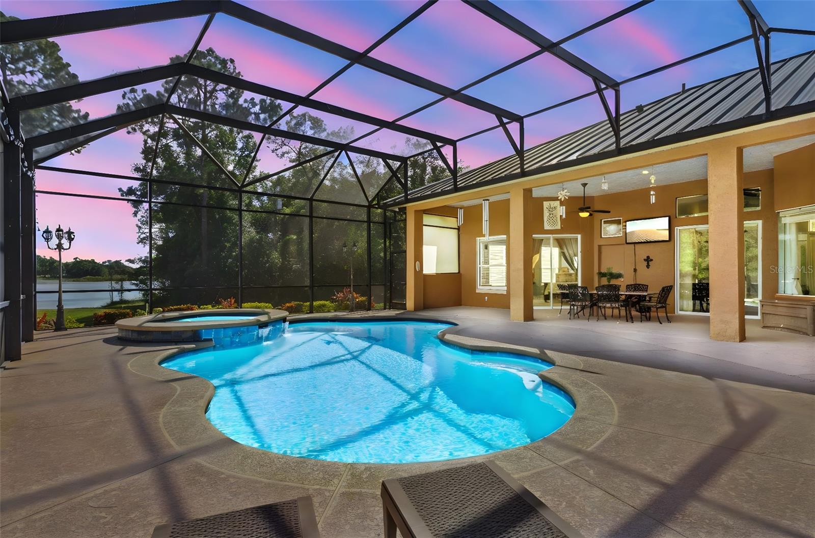 845 N COUNTRY CLUB ROAD