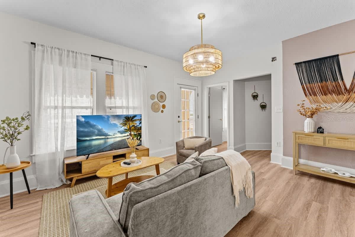 304 LAKESHORE BOULEVARD 1