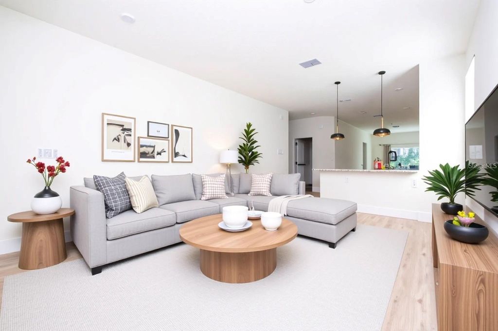 Photo of 25 W 7th St, Apopka, FL 32703 (MLS # O6343238)