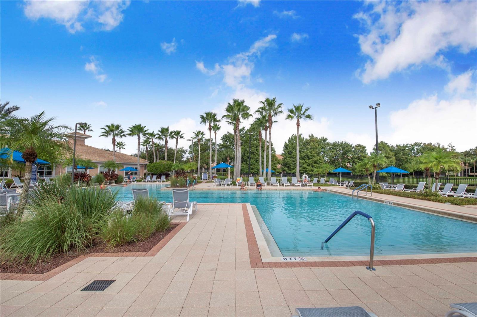 PROMENADES AT BELLATRAE CONDO PH 16 BLDG 40 - Residential