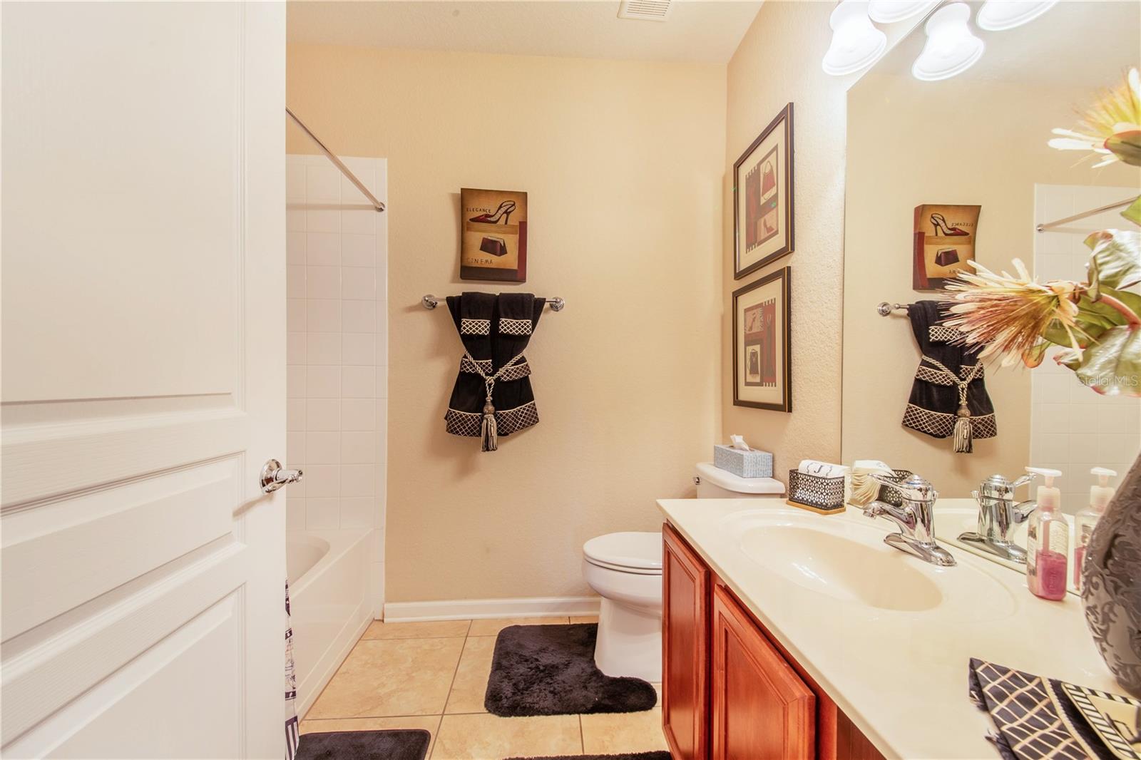 PROMENADES AT BELLATRAE CONDO PH 16 BLDG 40 - Residential