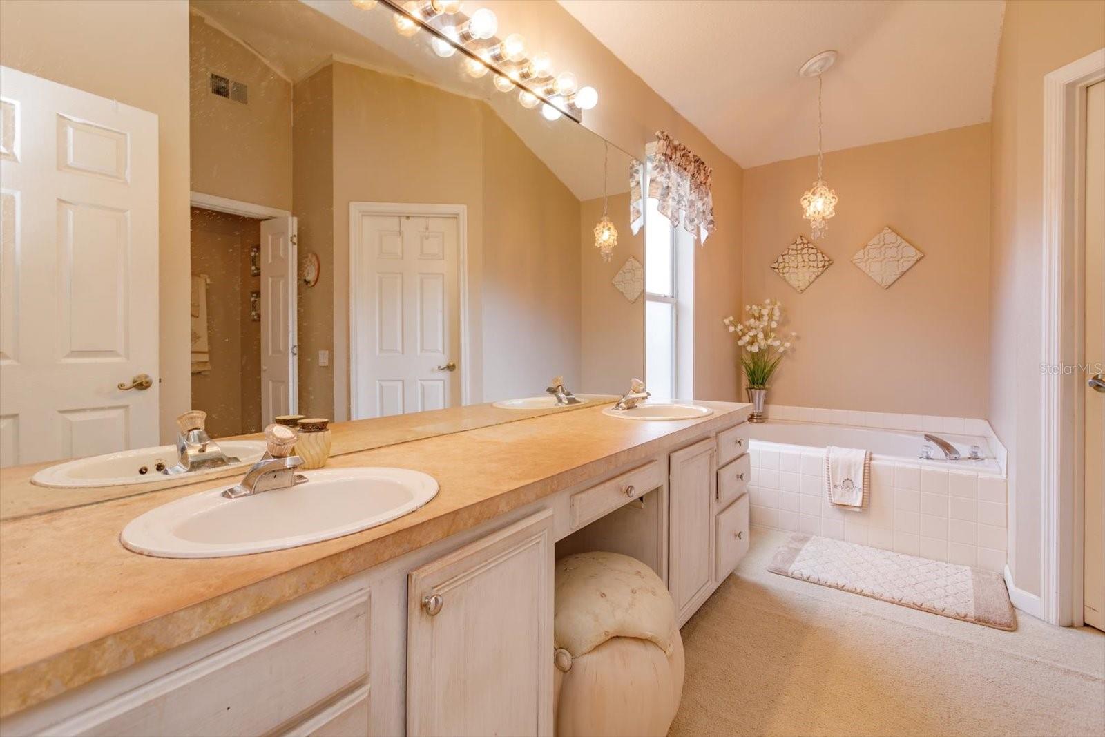SENECA BEND - Residential