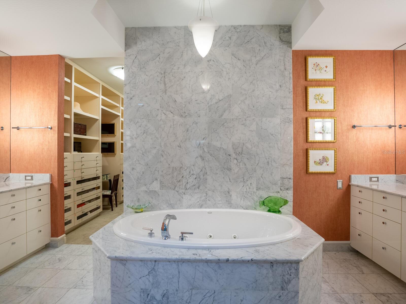 THE SAVOY ON PALM - Residential