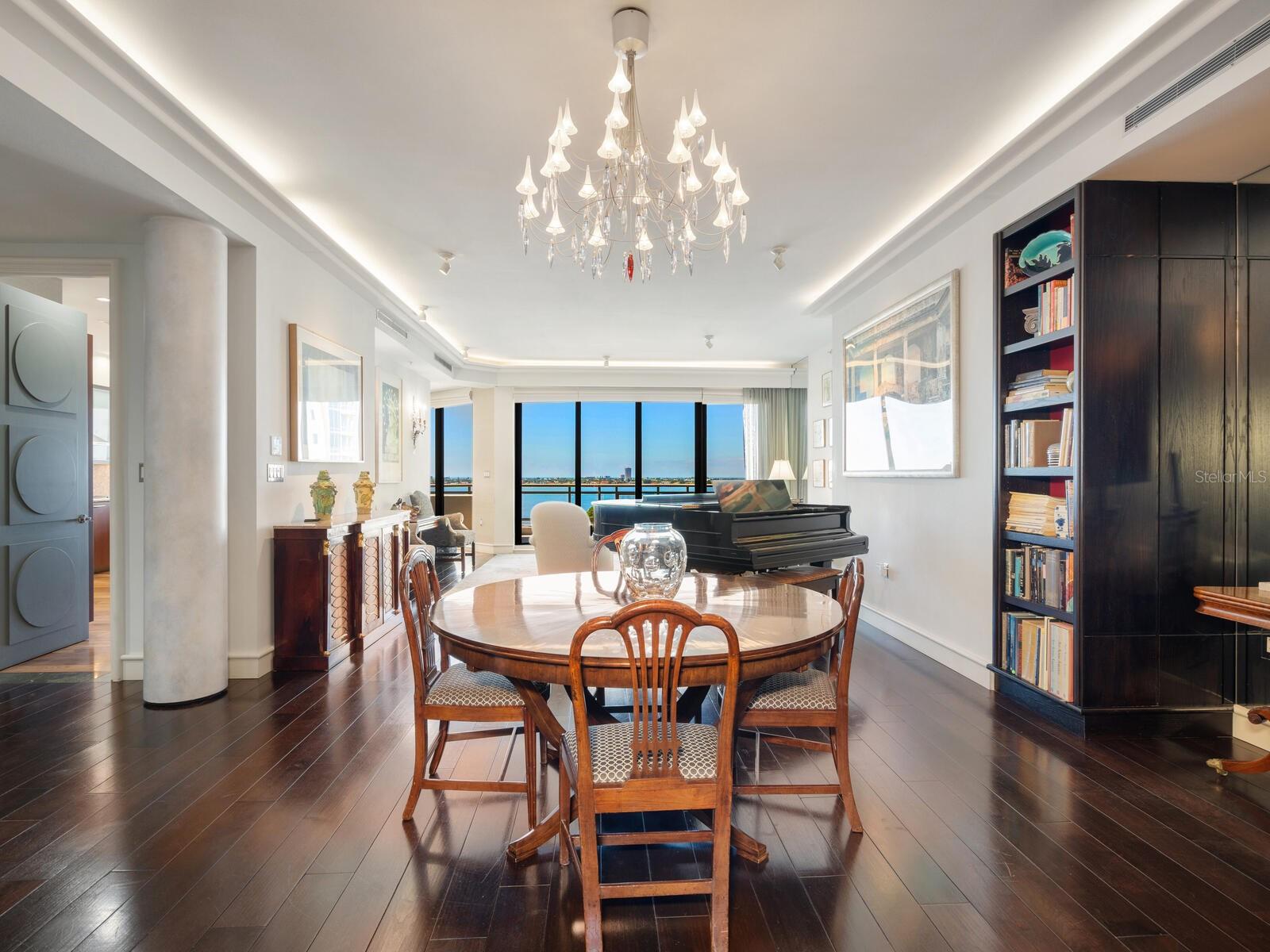 THE SAVOY ON PALM - Residential