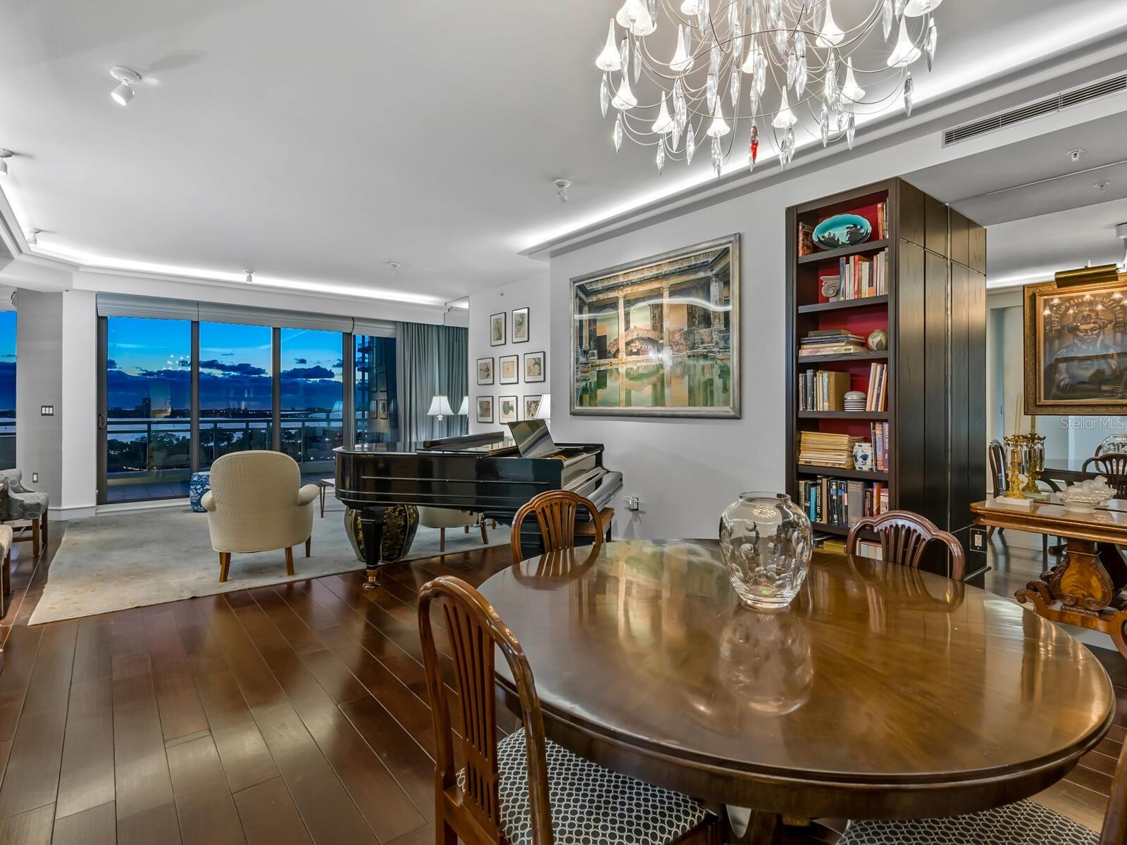 THE SAVOY ON PALM - Residential