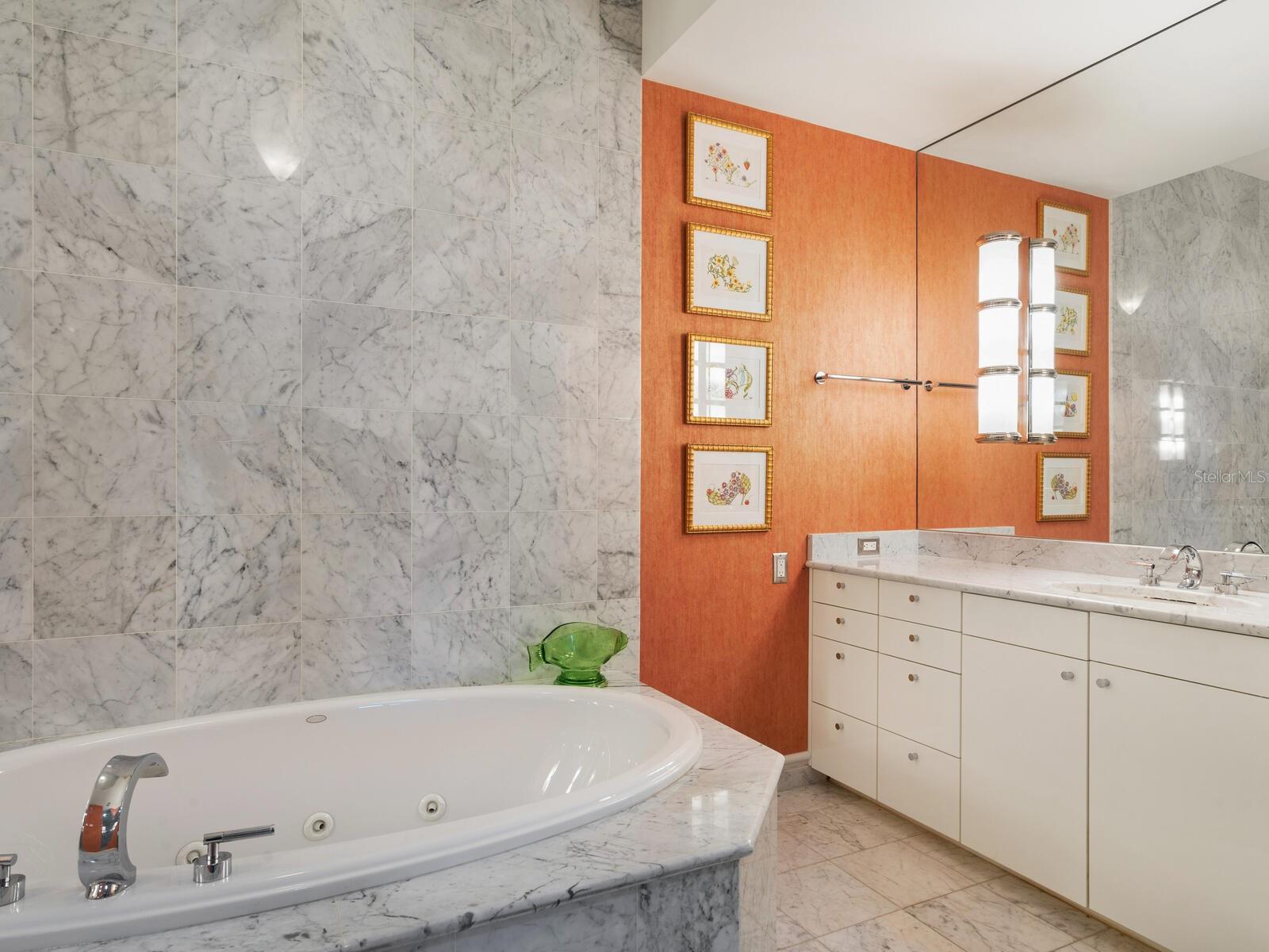 THE SAVOY ON PALM - Residential