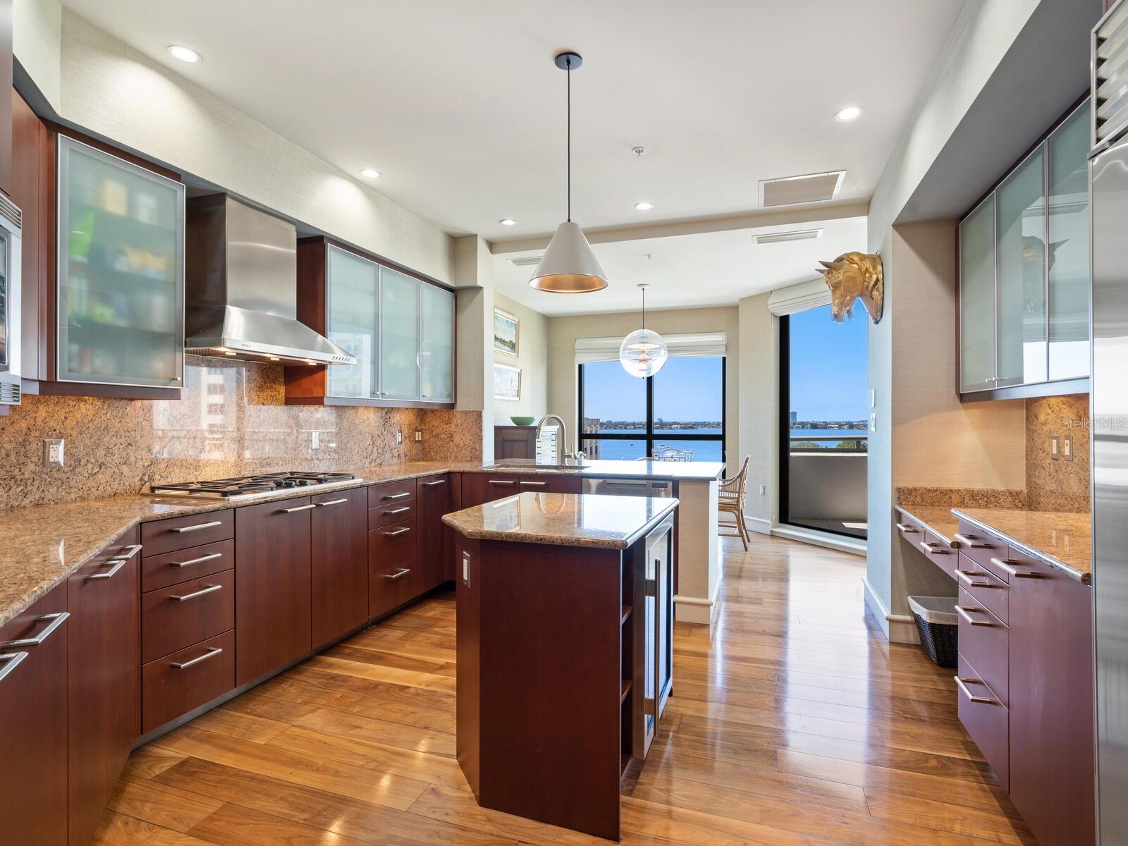 THE SAVOY ON PALM - Residential