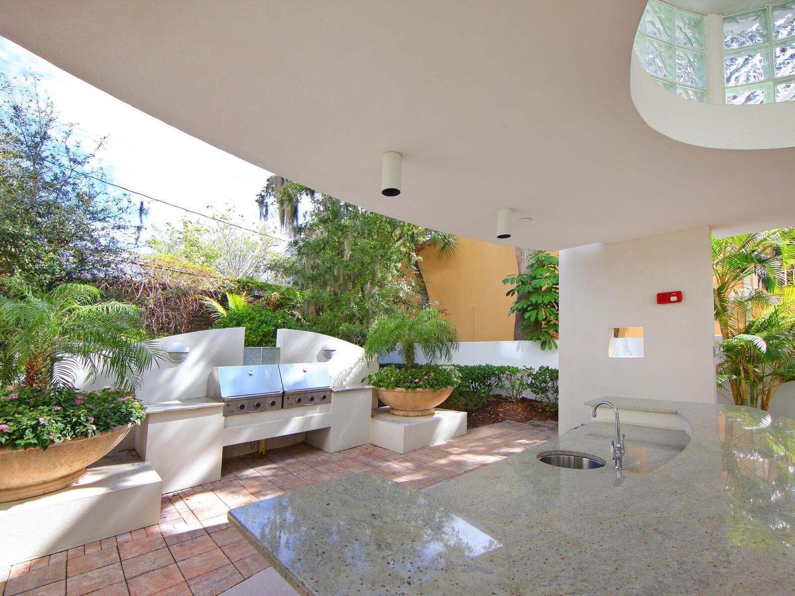 THE SAVOY ON PALM - Residential