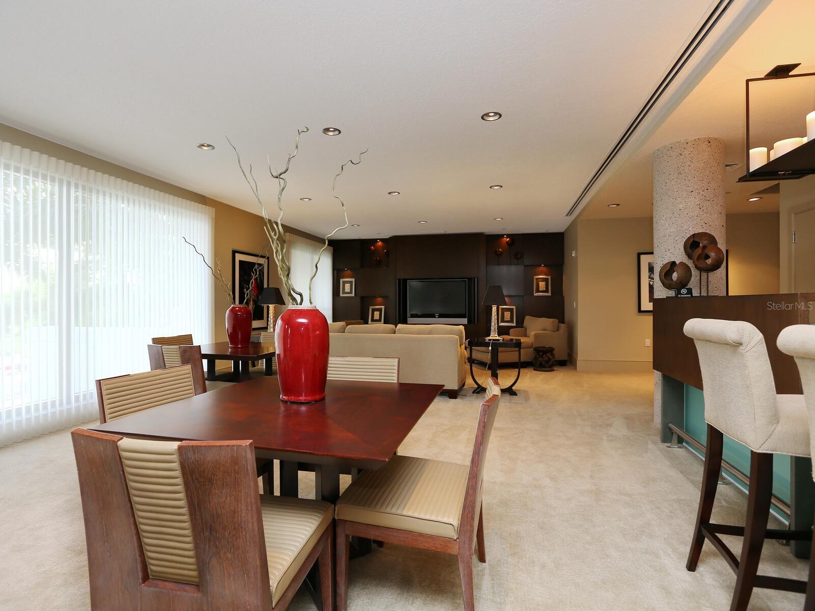 THE SAVOY ON PALM - Residential