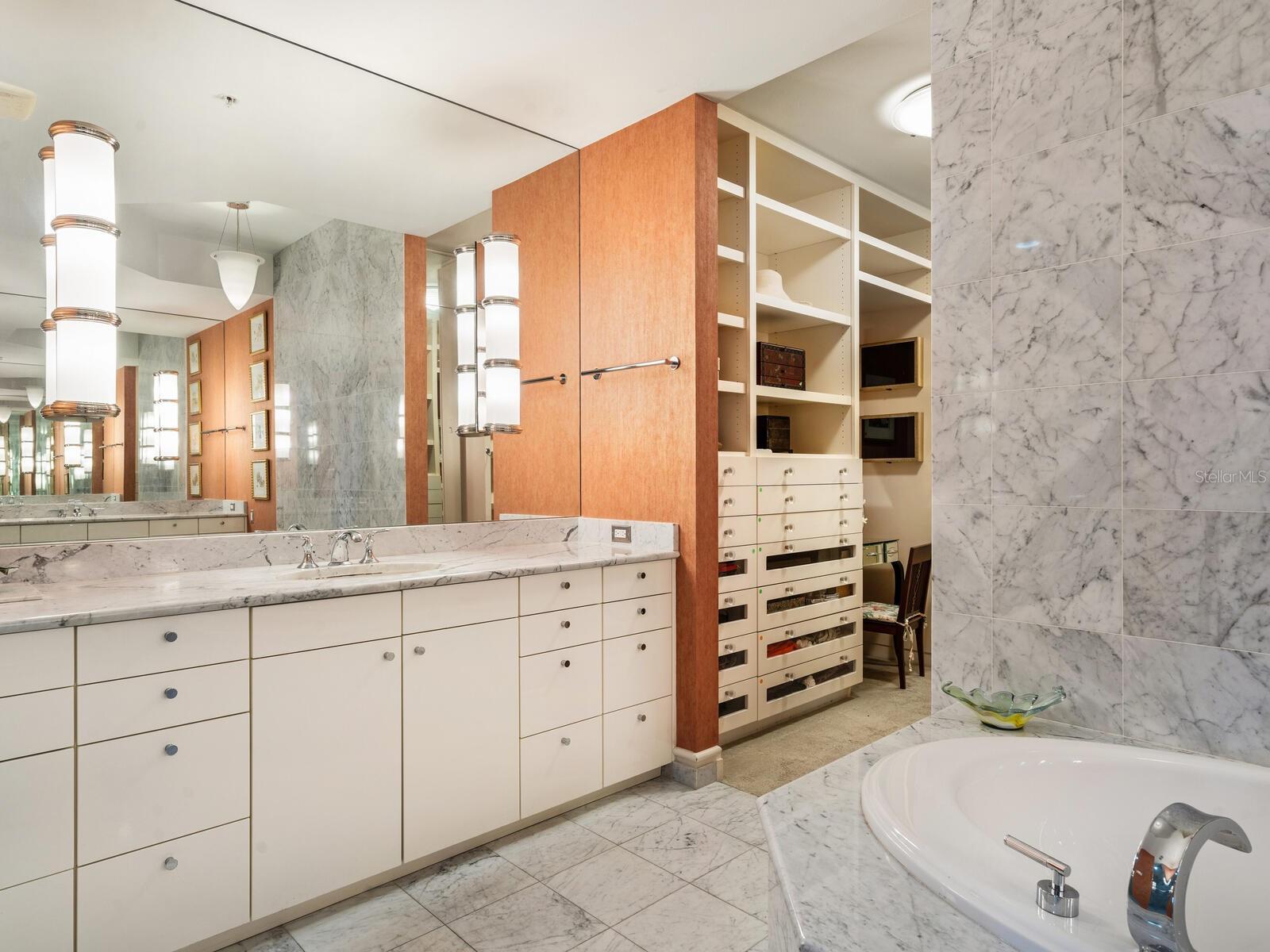 THE SAVOY ON PALM - Residential