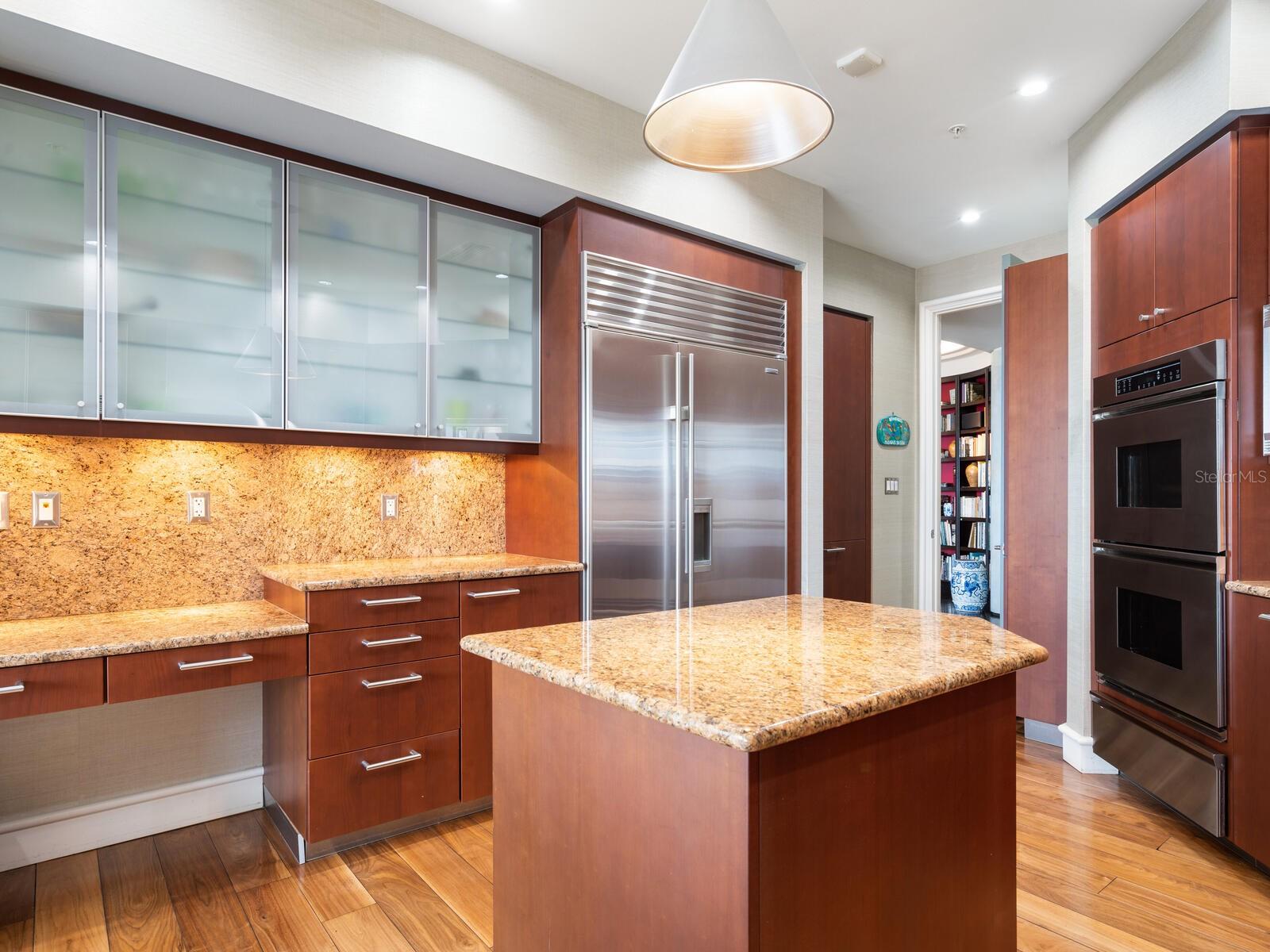 THE SAVOY ON PALM - Residential