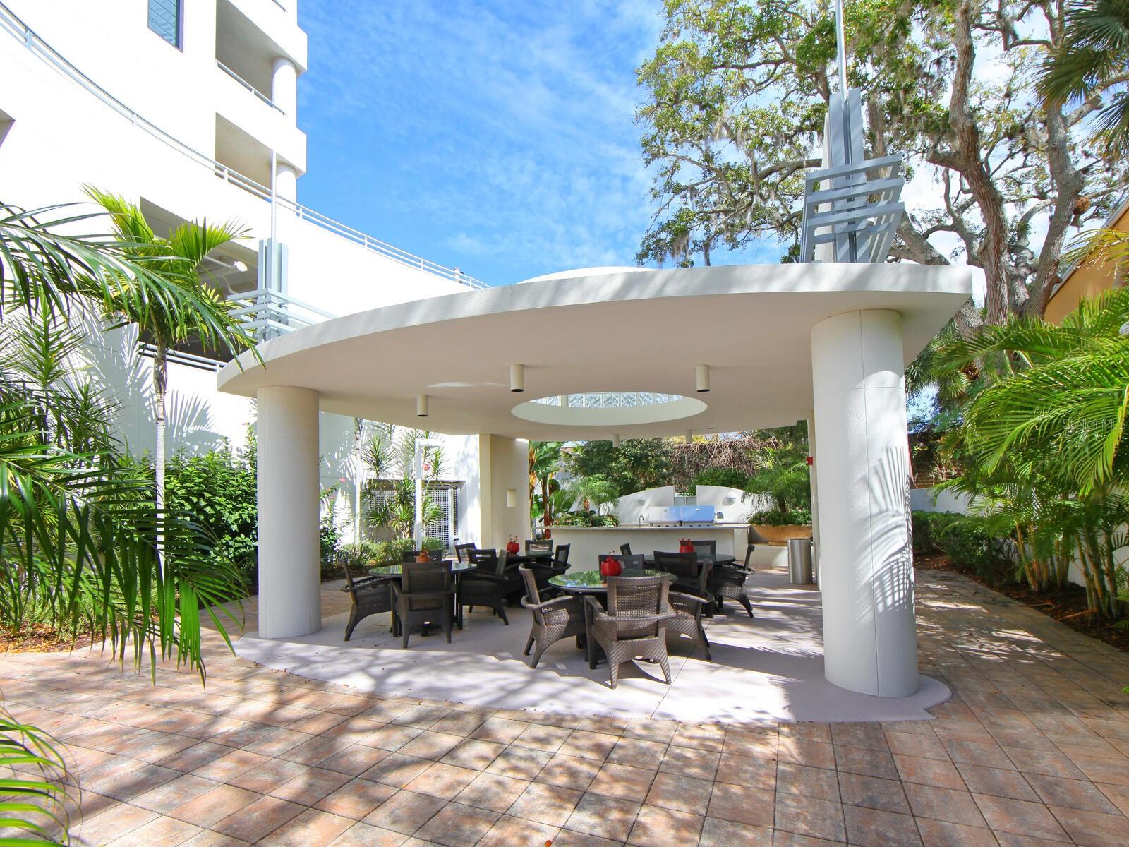 THE SAVOY ON PALM - Residential