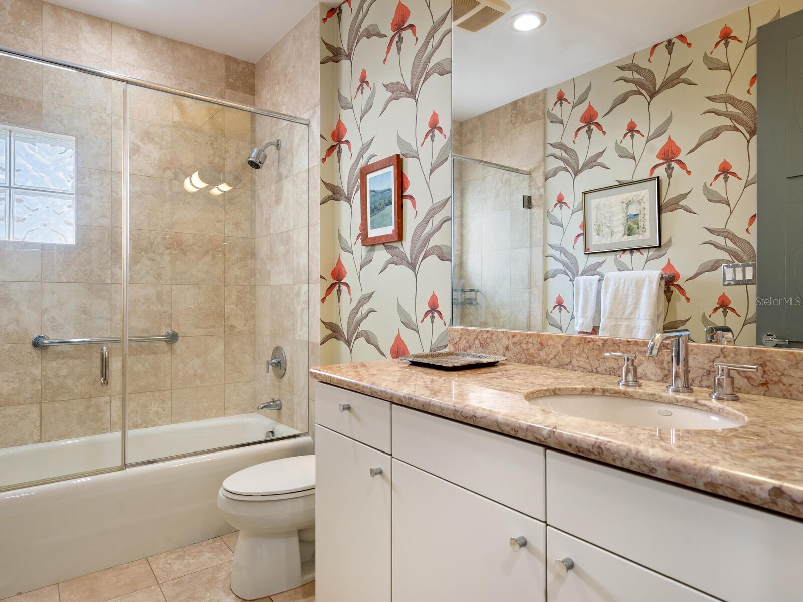 THE SAVOY ON PALM - Residential