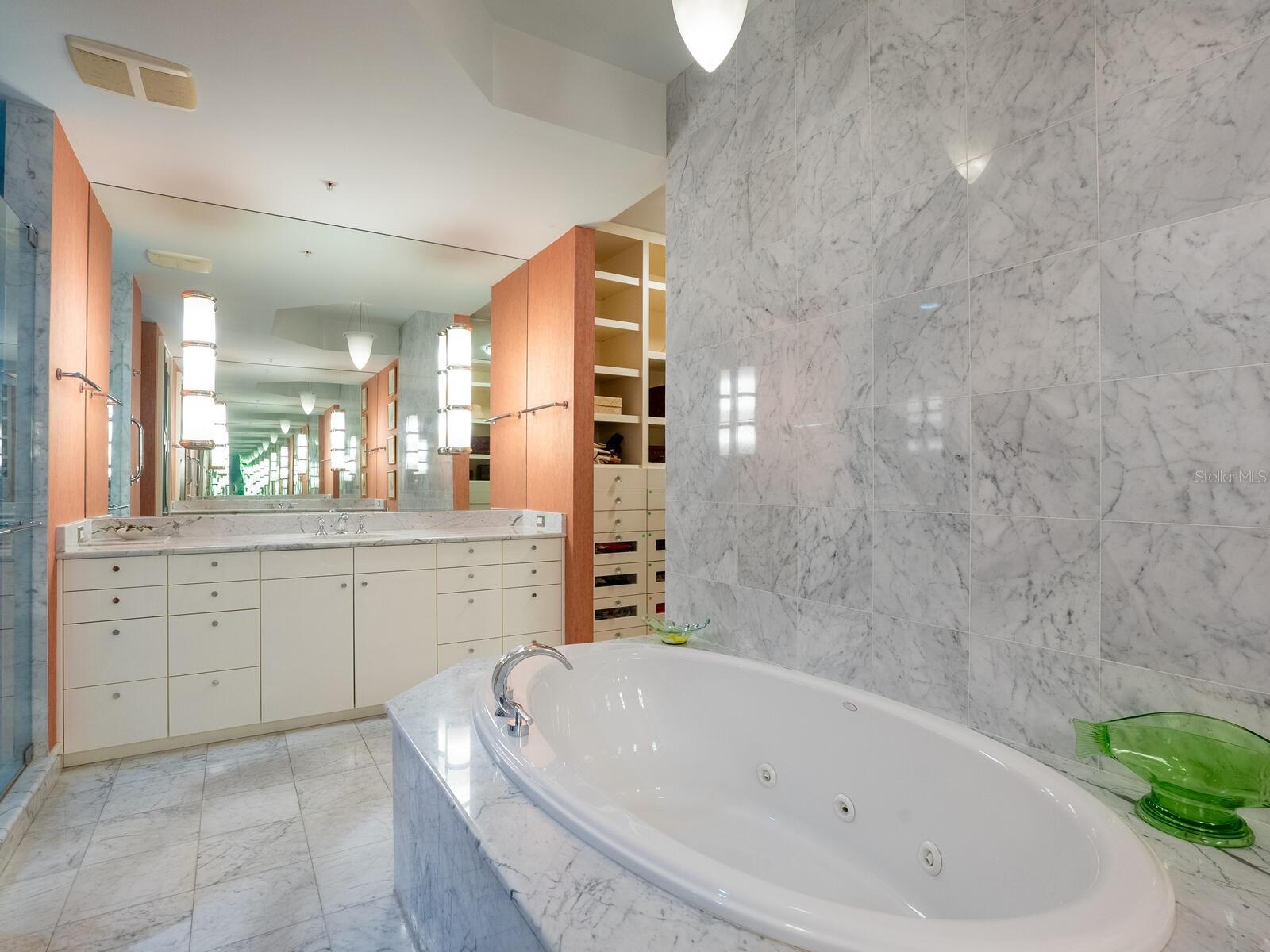 THE SAVOY ON PALM - Residential