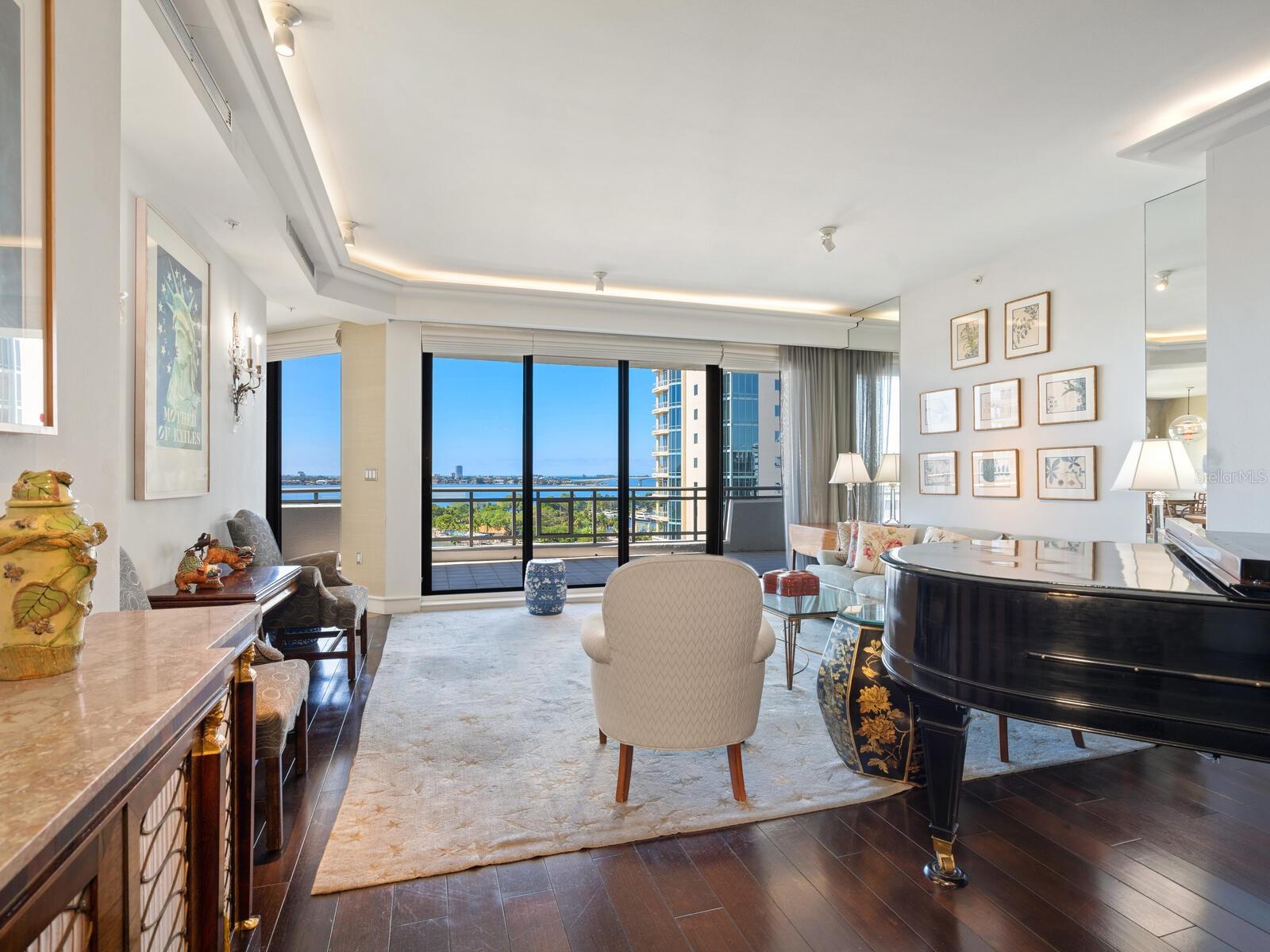 THE SAVOY ON PALM - Residential