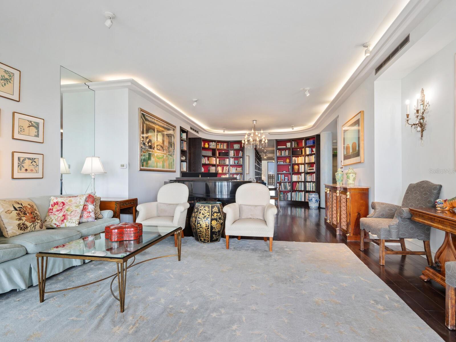 THE SAVOY ON PALM - Residential