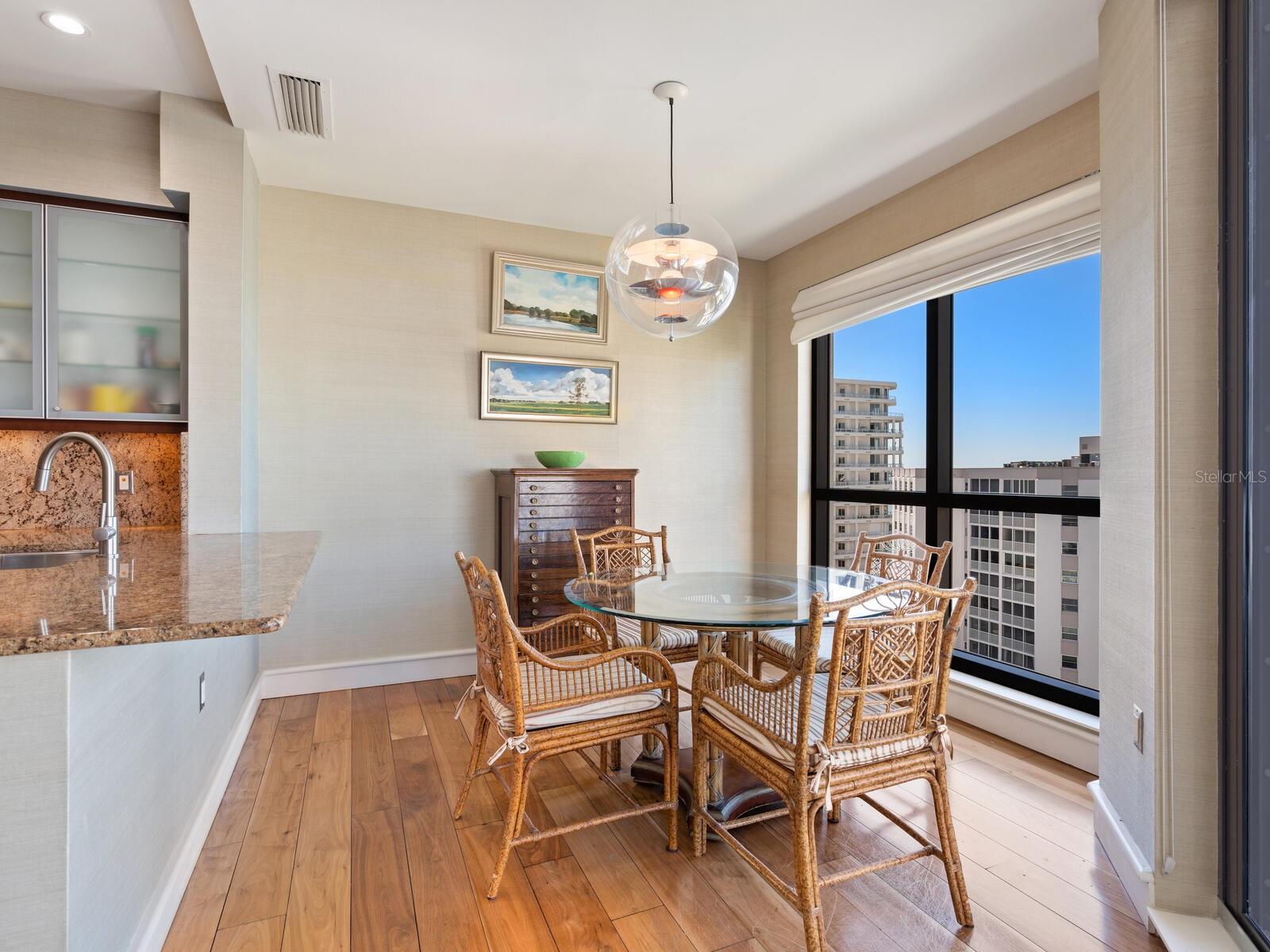 THE SAVOY ON PALM - Residential