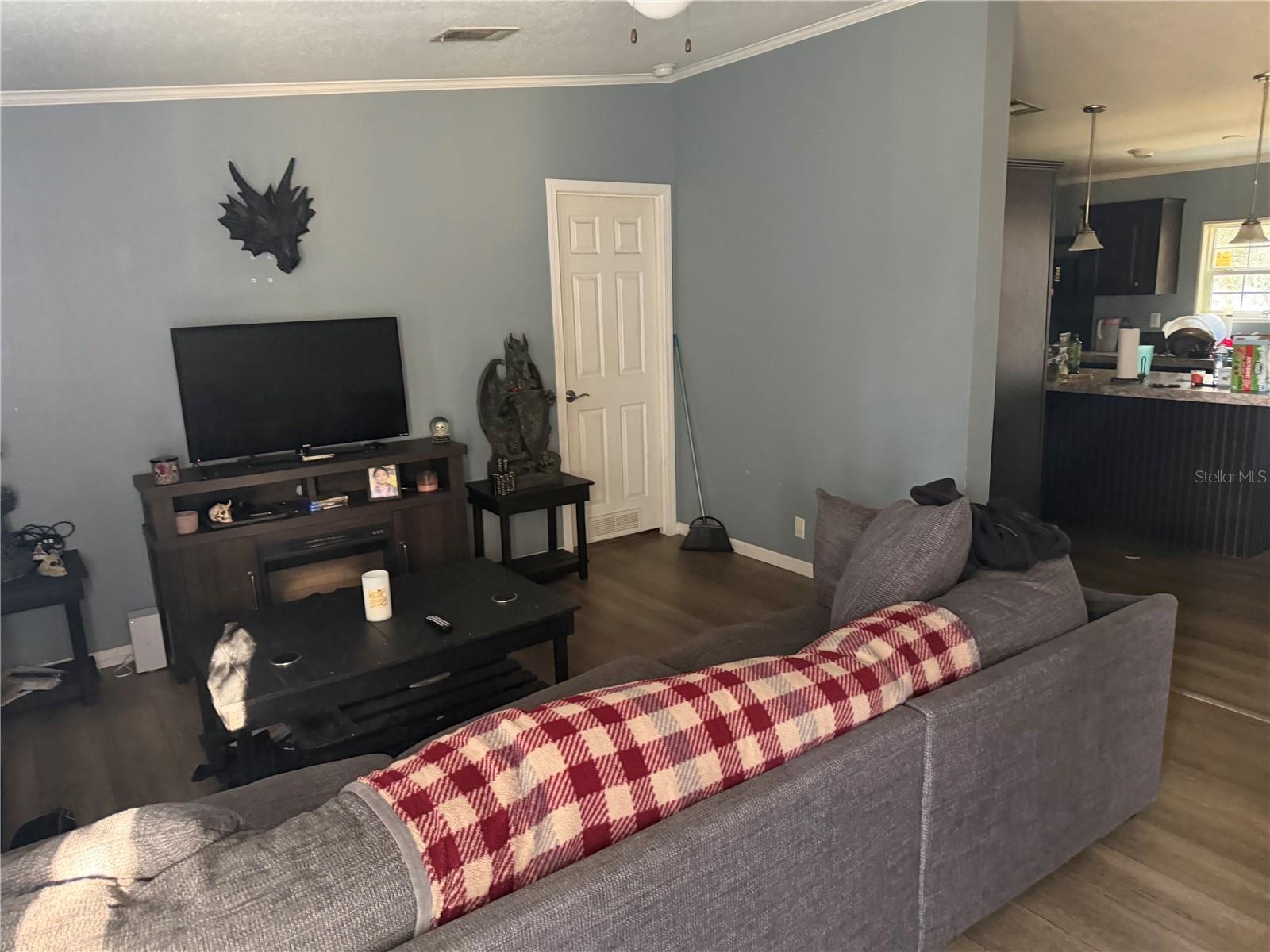 TOWN/LOUGHMAN - Residential