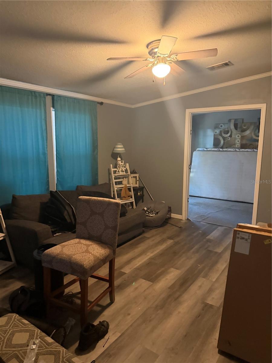 TOWN/LOUGHMAN - Residential