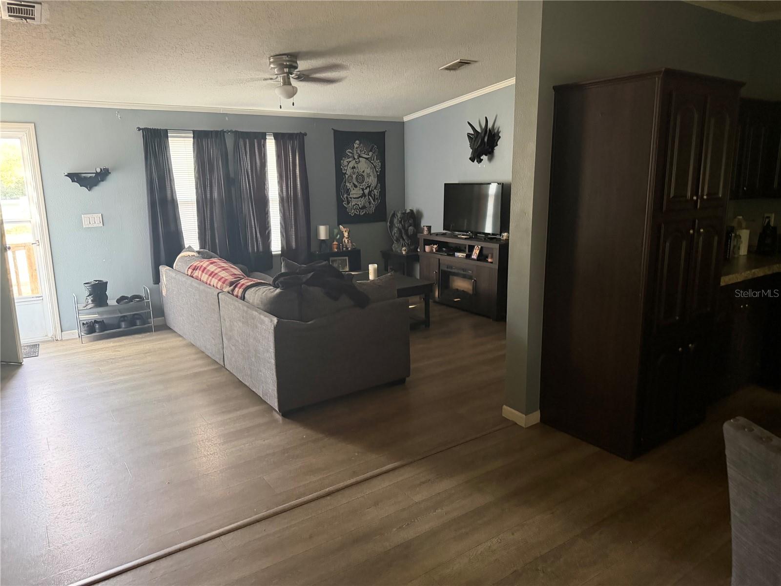 TOWN/LOUGHMAN - Residential