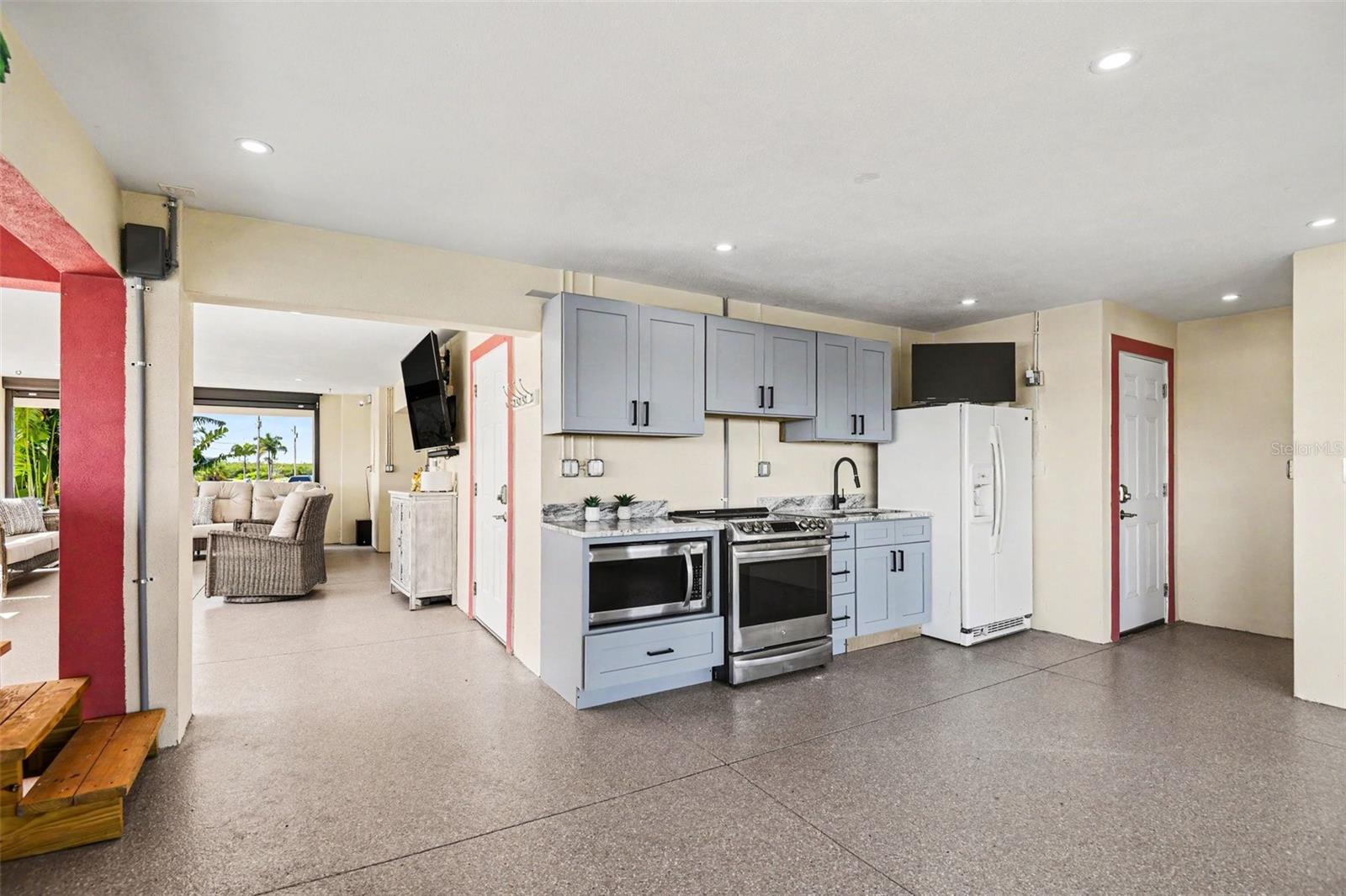 604 TAHITI COURT