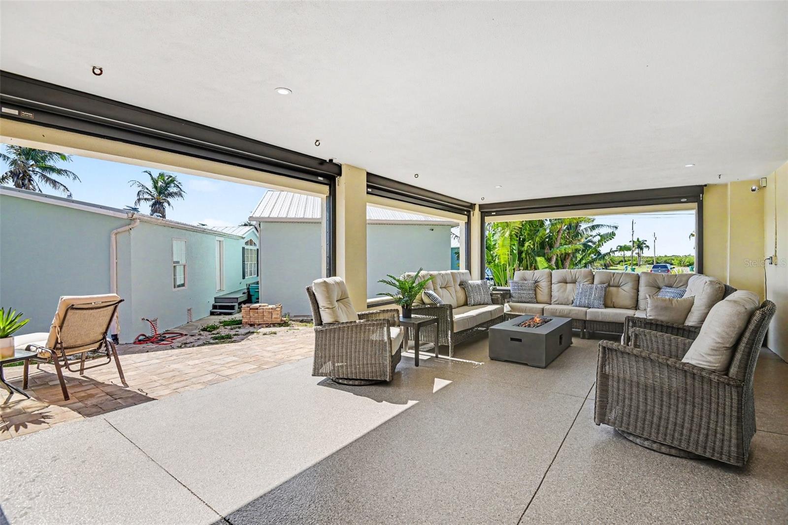 RIVIERA LAGOONS - Residential