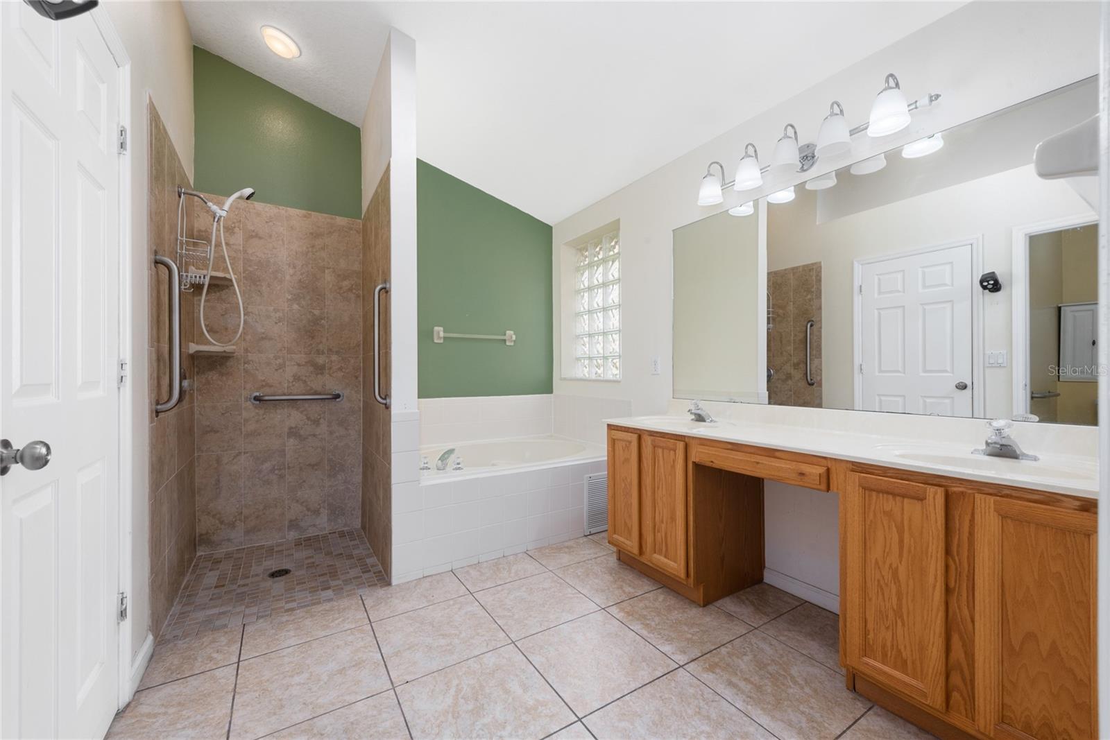 LAKE GLORIA PRESERVE PH 01A - Residential