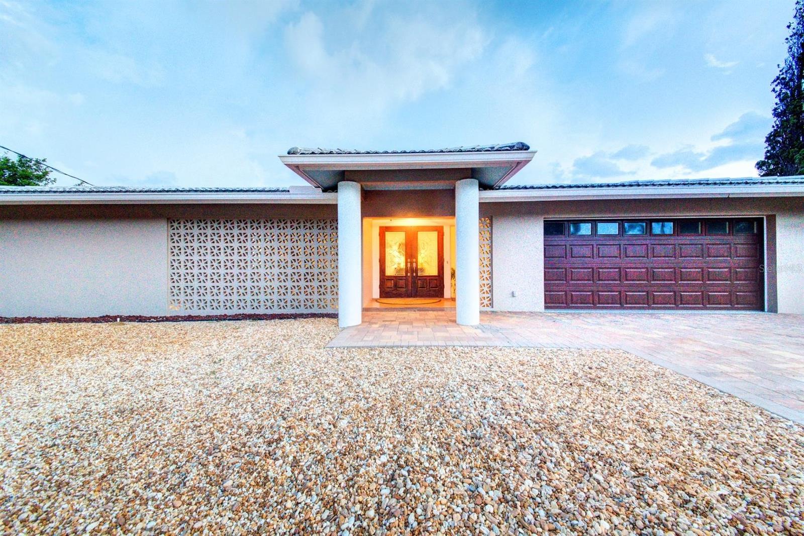 SIESTA ISLES - Residential Lease