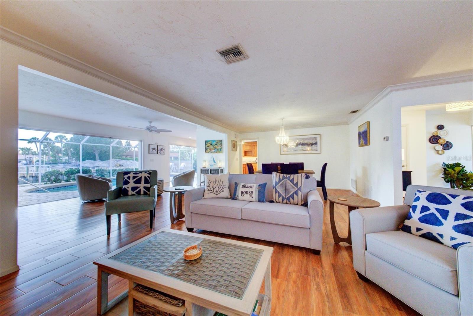 SIESTA ISLES - Residential Lease