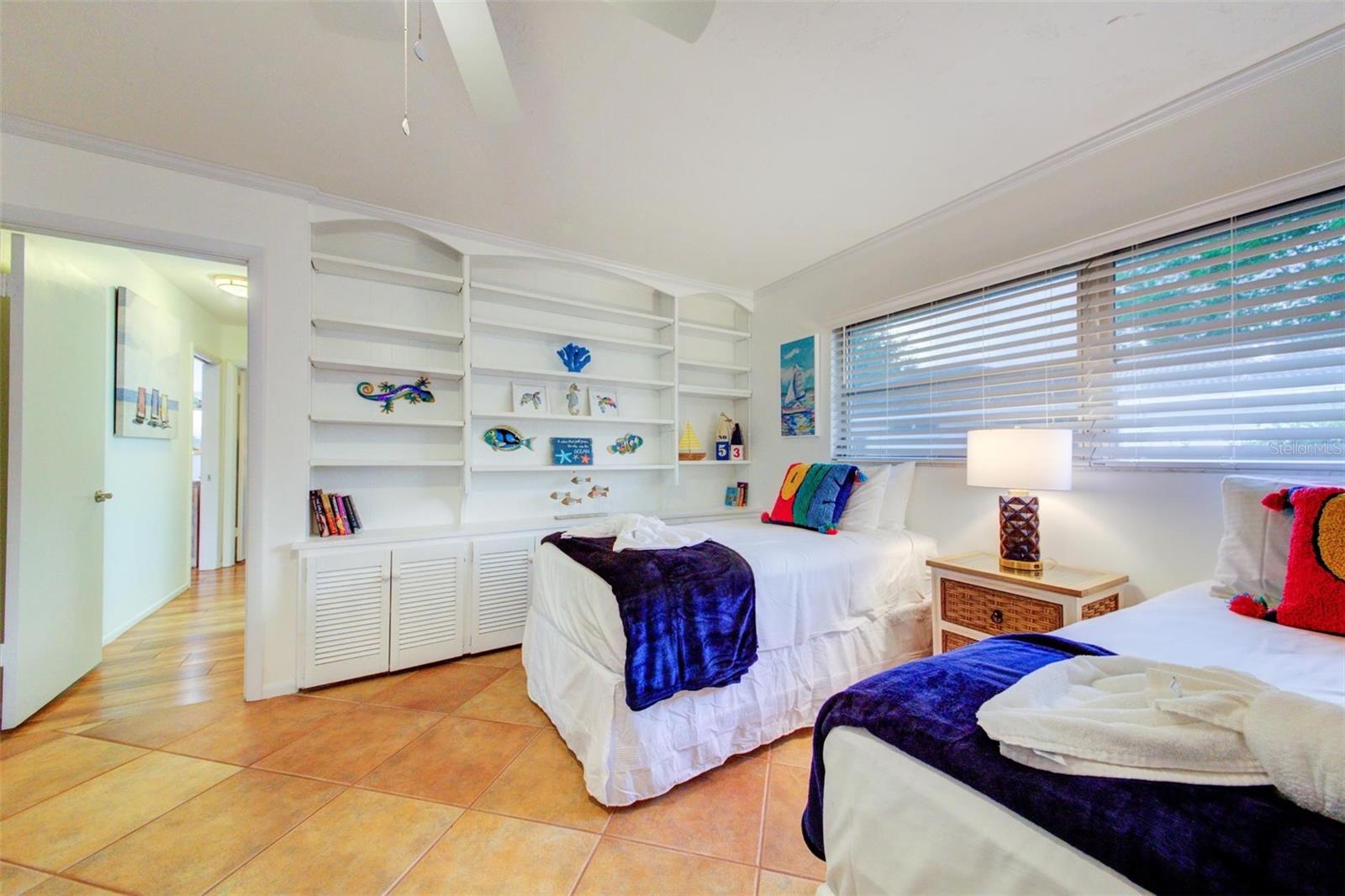 SIESTA ISLES - Residential Lease