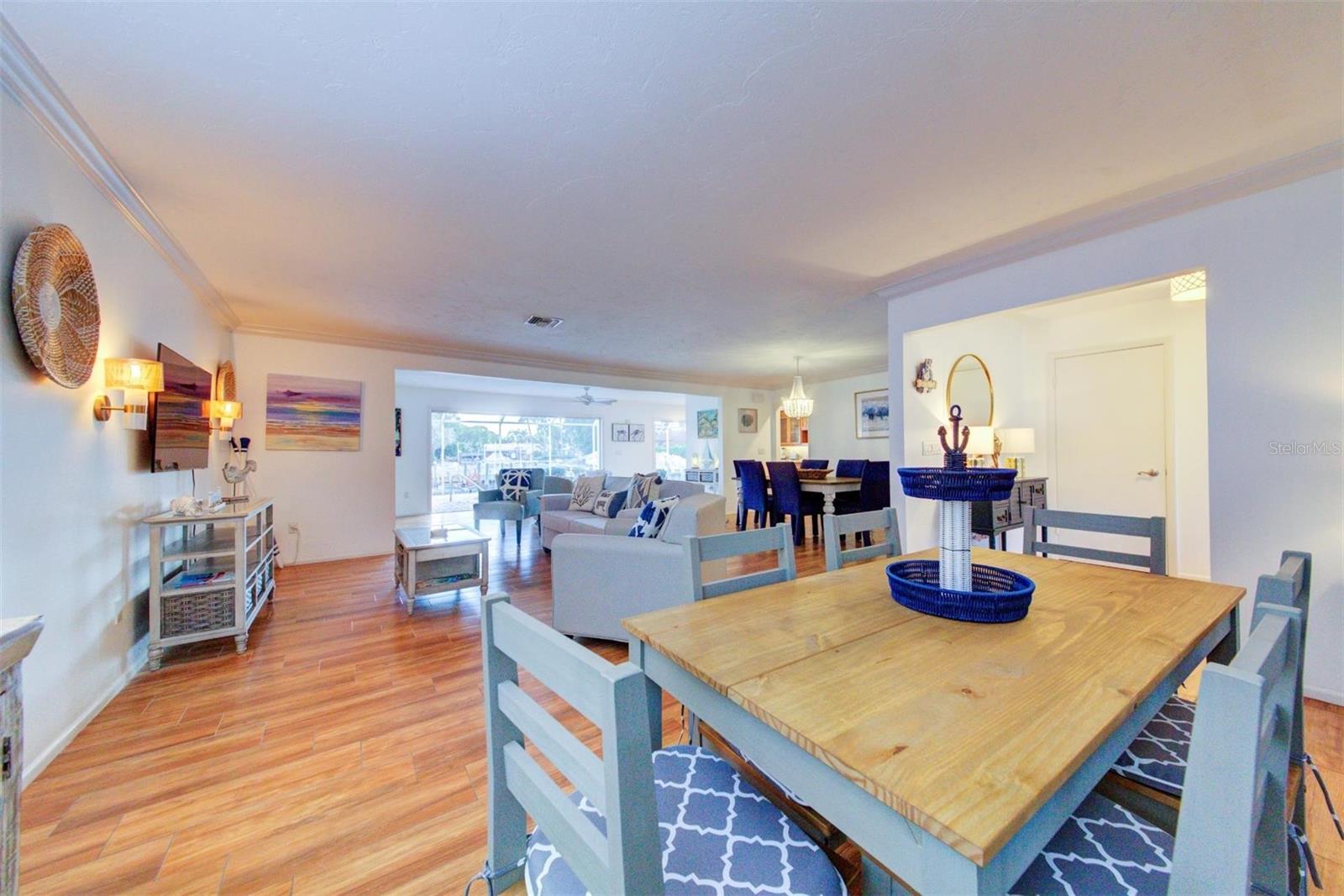 SIESTA ISLES - Residential Lease