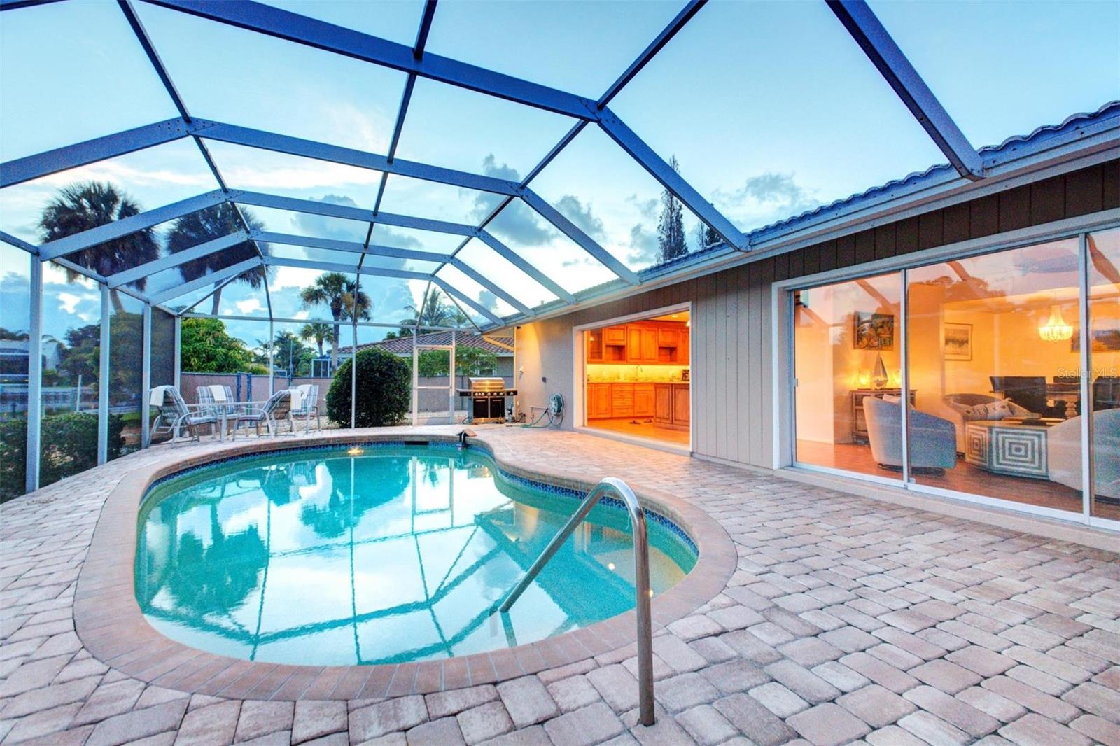 SIESTA ISLES - Residential Lease